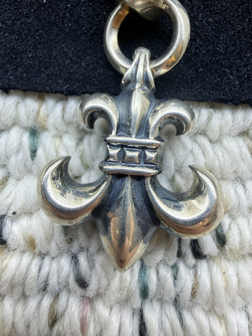 Fleur-de-Lis Silver Pendant