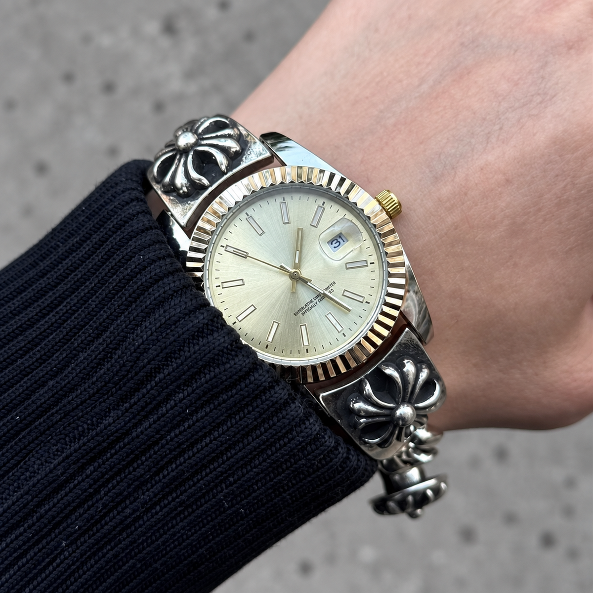 Vintage Floral Cross Bracelet Watch – 36mm Japanese Quartz