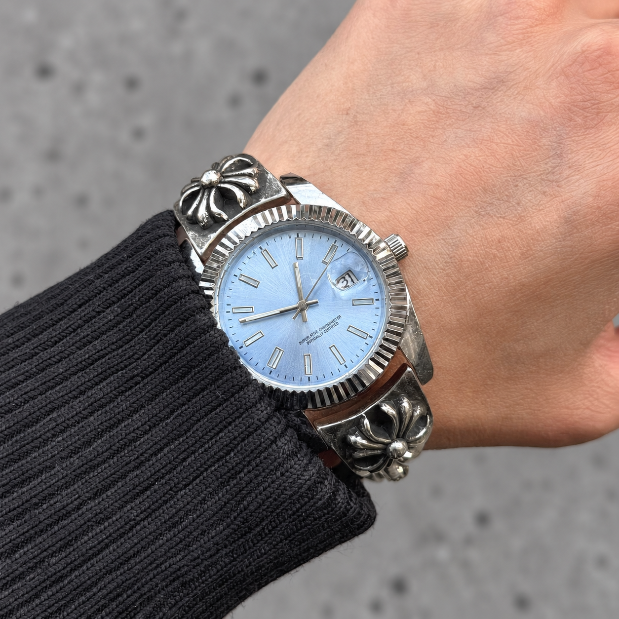 Vintage Floral Cross Bracelet Watch – 36mm Japanese Quartz